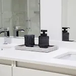 Q2 Apartment *